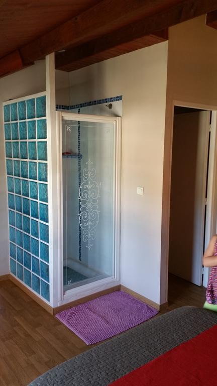 Gite De Larmonys Gigean Ngoại thất bức ảnh